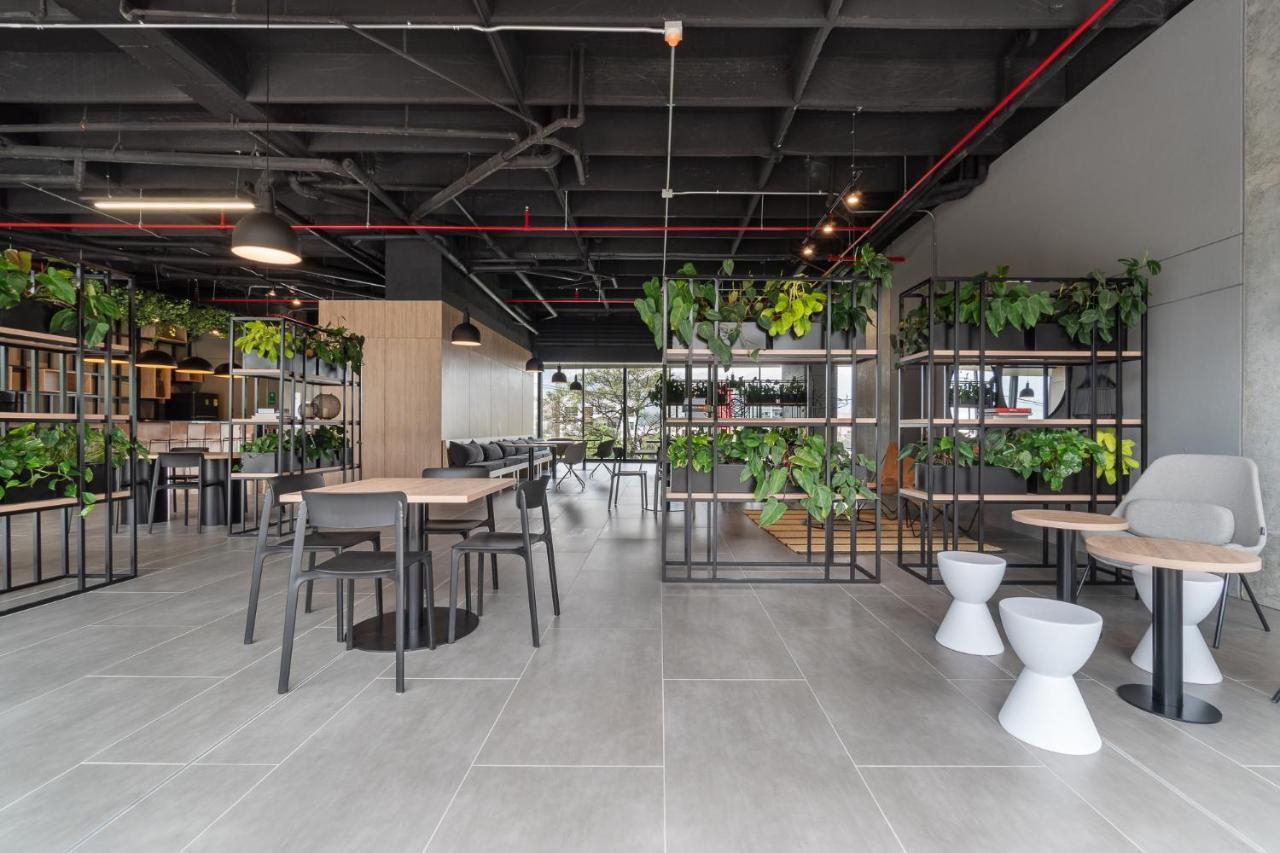 Apartamentos Go Living & Suites By Housy Host Медельїн Екстер'єр фото